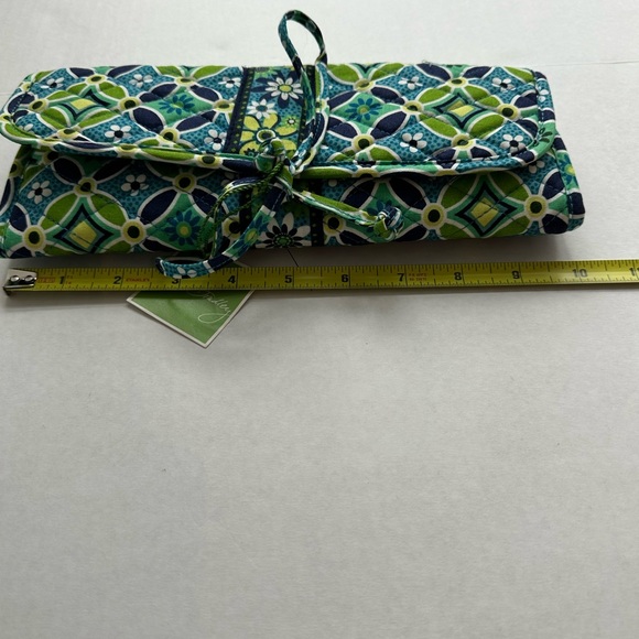 NWT Vera Bradley Make Up Brush travel set. “Daisy Daisy” pattern. - Picture 11 of 16